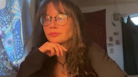 Mila online show from 03-27-26, 05:23