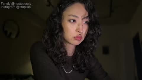 Snapshot of _octopussy_ chatting on 03-08-26, 07:06 Mikayla online show from 03-08-26, 07:06