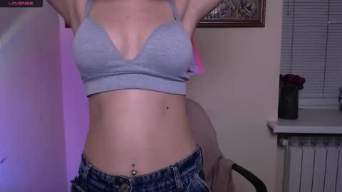 Snapshot of _oliviax_ chatting on 11-20-25, 08:58 Olivia online show from 11-20-25, 08:58