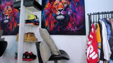 Snapshot of _pantera_09 chatting on 10-21-25, 02:23 Kevin online show from 10-21-25, 02:23