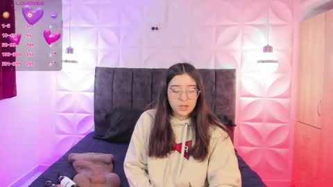 Pau online show from 12-18-25, 12:22