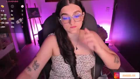 Snapshot of _peach__ chatting on 01-19-25, 01:43 violeta ig online show from 01-19-25, 01:43