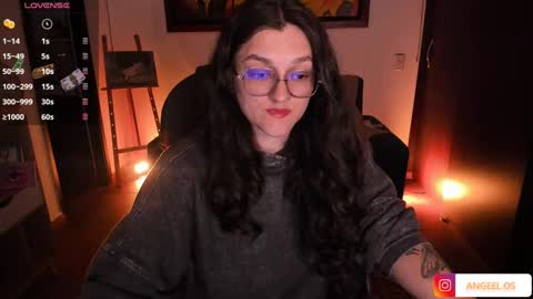 Snapshot of _peach__ chatting on 02-12-25, 02:56 violeta ig online show from 02-12-25, 02:56