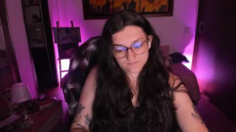 Snapshot of _peach__ chatting on 02-25-25, 02:36 violeta ig online show from 02-25-25, 02:36