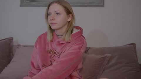Snapshot of _penisflytrap_ chatting on 05-01-26, 08:19 Viktoria online show from 05-01-26, 08:19