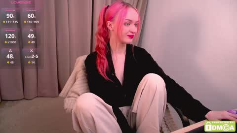 Maisie online show from 05-03-26, 02:23
