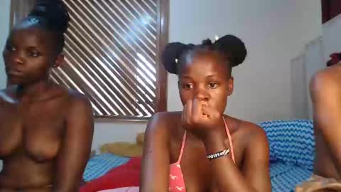 Snapshot of _pixie1 chatting on 03-09-25, 12:20 pixie online show from 03-09-25, 12:20