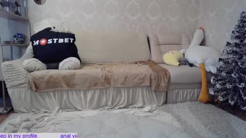 _pretty_fox_ online show from 12-14-24, 05:07