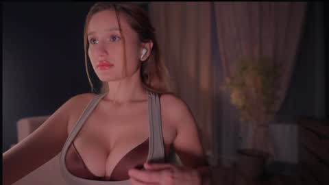 Eva online show from 11-18-25, 03:56