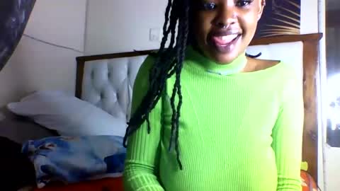 Snapshot of _quenncy98 chatting on 03-05-25, 03:40 _quenncy98 online show from 03-05-25, 03:40