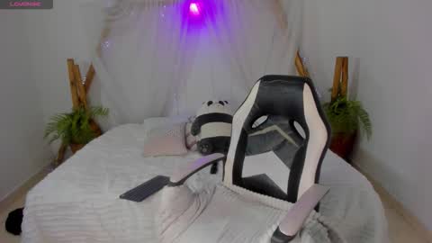 Moon online show from 12-22-25, 07:00