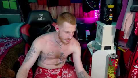 Snapshot of _redxxx chatting on 10-17-25, 05:26 REDxxx online show from 10-17-25, 05:26