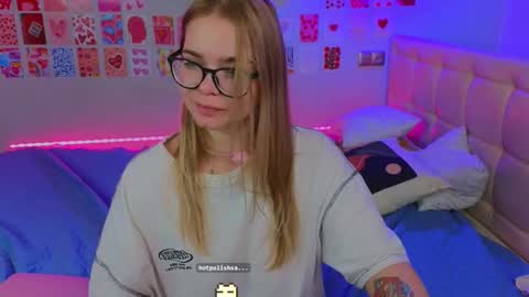 LISSAPVT IS OPEN online show from 02-16-25, 04:42