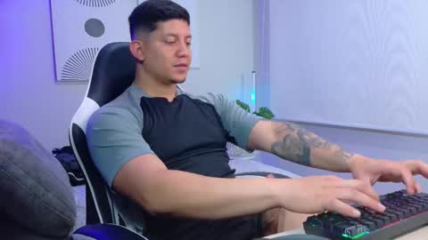 Roberto online show from 03-06-26, 01:18