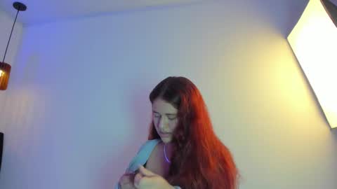 Snapshot of _ruby_red chatting on 10-20-25, 03:40 _ruby_red online show from 10-20-25, 03:40