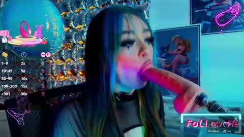 Snapshot of _sakura_sweet chatting on 10-21-25, 12:22 Zacura online show from 10-21-25, 12:22