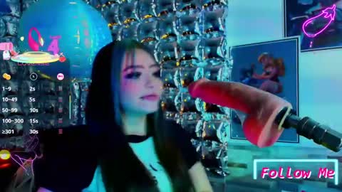 Snapshot of _sakura_sweet chatting on 10-29-25, 02:25 Zacura online show from 10-29-25, 02:25