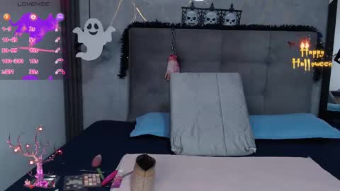 Snapshot of _samaanta_ chatting on 10-24-25, 01:07 Samanta online show from 10-24-25, 01:07