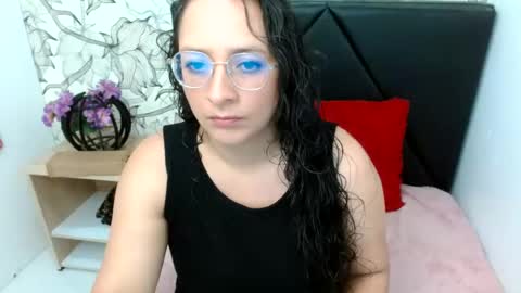 _saraximena_ online show from 06-22-26, 03:42