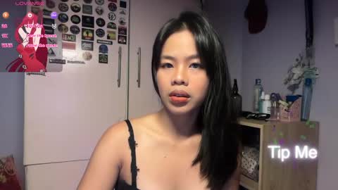 Snapshot of _schorphoezz chatting on 04-22-26, 07:44 Jd online show from 04-22-26, 07:44