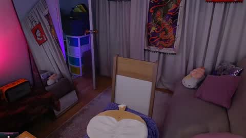 Snapshot of _sensualkitten_ chatting on 07-29-26, 01:42 Laura online show from 07-29-26, 01:42