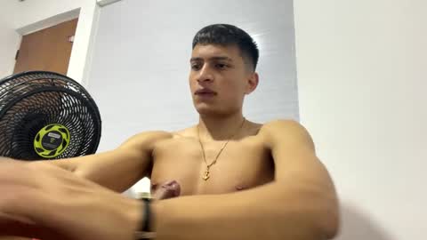 Juan Pablo-independent model online show from 12-09-24, 04:45