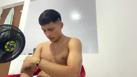 Juan Pablo-independent model online show from 12-27-24, 10:37