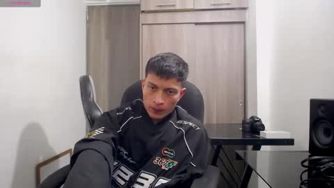 Juan Pablo-independent model online show from 01-20-25, 06:21