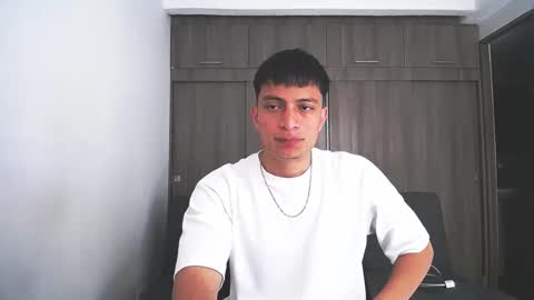Juan Pablo-independent model online show from 09-19-25, 05:24