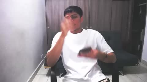 Juan Pablo-independent model online show from 03-16-26, 06:06