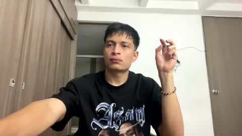 Juan Pablo-independent model online show from 05-03-26, 04:18