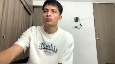 Juan Pablo-independent model online show from 05-07-26, 02:06