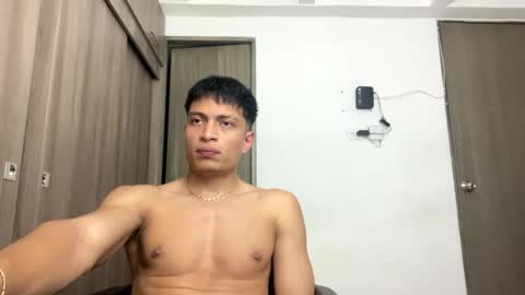 Juan Pablo-independent model online show from 05-10-26, 01:11