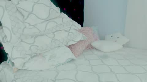 Snapshot of _sexyalexa chatting on 10-11-25, 04:16 Alexa online show from 10-11-25, 04:16