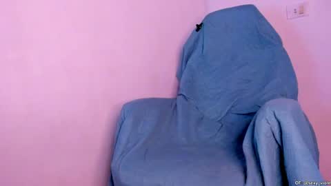 Violet online show from 04-30-26, 08:57