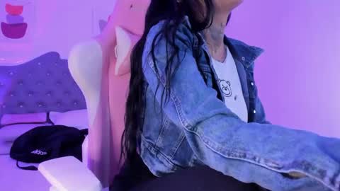 Snapshot of _sharloth chatting on 09-26-25, 01:04 Sharlot online show from 09-26-25, 01:04