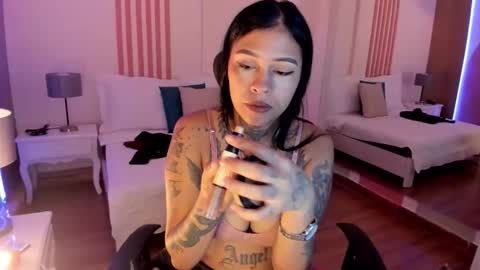 Snapshot of _sharloth chatting on 12-16-25, 02:44 Sharlot online show from 12-16-25, 02:44