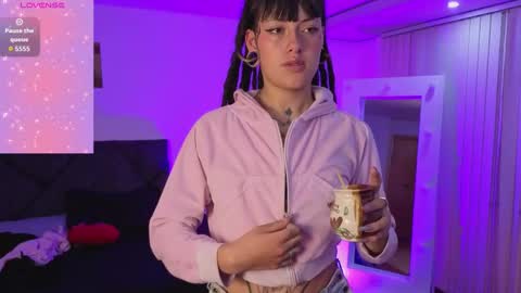 _sharlotte777 online show from 05-03-26, 04:13