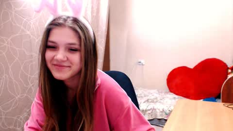 Snapshot of _shy_bunny__ chatting on 01-11-25, 01:11 Mari online show from 01-11-25, 01:11