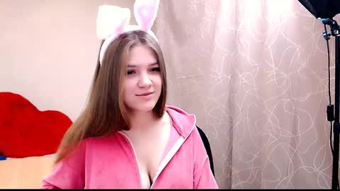 Snapshot of _shy_bunny__ chatting on 01-13-25, 10:25 Mari online show from 01-13-25, 10:25
