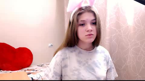 Snapshot of _shy_bunny__ chatting on 01-16-25, 09:37 Mari online show from 01-16-25, 09:37