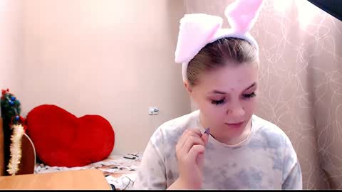 Snapshot of _shy_bunny__ chatting on 01-16-25, 12:42 Mari online show from 01-16-25, 12:42