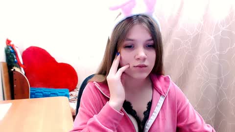 Snapshot of _shy_bunny__ chatting on 01-24-25, 12:52 Mari online show from 01-24-25, 12:52