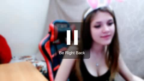 Snapshot of _shy_bunny__ chatting on 03-10-25, 08:01 Mari online show from 03-10-25, 08:01