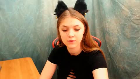 Snapshot of _shy_bunny__ chatting on 09-09-25, 11:43 Mari online show from 09-09-25, 11:43