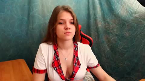 Snapshot of _shy_bunny__ chatting on 10-10-25, 10:47 Mari online show from 10-10-25, 10:47