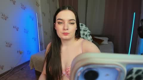 Snapshot of _shy_jenny_ chatting on 05-14-26, 01:01 Shy Jenny online show from 05-14-26, 01:01