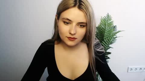 Snapshot of _shy_sabrina__ chatting on 04-15-26, 08:43 _shy_sabrina__ online show from 04-15-26, 08:43