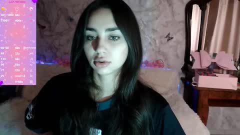 Snapshot of _shynikki chatting on 09-17-25, 02:46 _shynikki online show from 09-17-25, 02:46