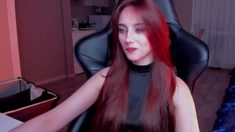 Snapshot of _silverdream chatting on 11-16-25, 09:42 _silverdream online show from 11-16-25, 09:42